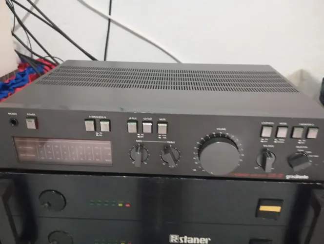 Amplificador Gradiente ia-2 funcionando perfeitamente