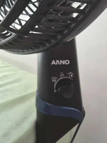 Ventilador Arno de pé