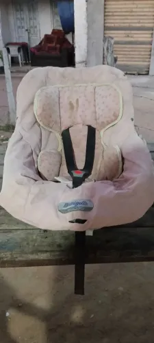 Vende se bebe conforto 