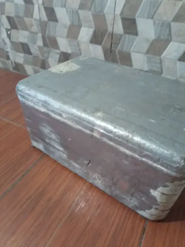 Caixa de isopor usada