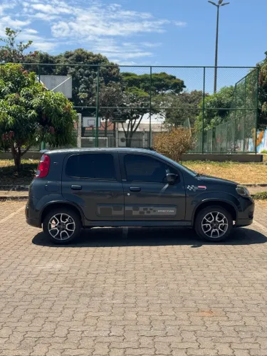 Fiat Uno Sporting 1.4 EVO Fire Flex 8V 4P 2012