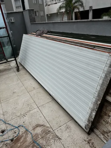 Telha sanduíche Com forro branco (9 telhas)
