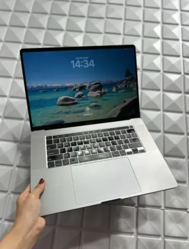 *MacBook Pro 2019 i9 8-Core - Garantia - Loja física