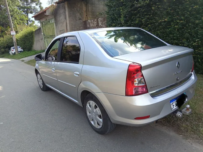 Renault Logan Expression Hi-flex 1.6 8V 4P 2013