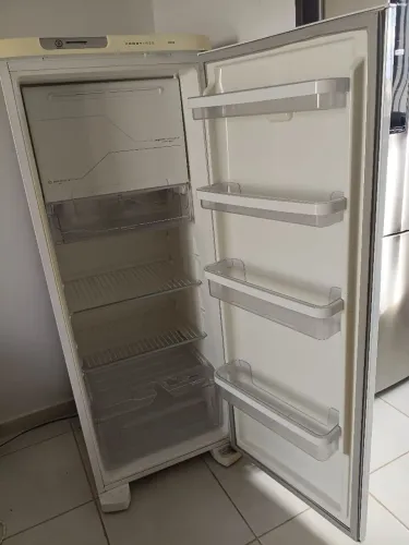 Geladeira Eletrolux Frost Free 380 Litros