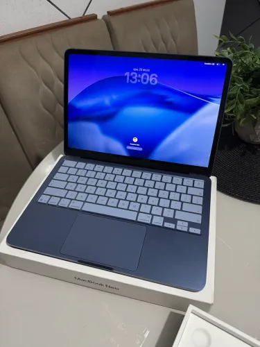 MacBook NEO 13