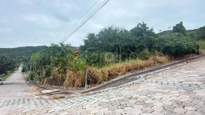 Imóvel para venda tem 720 metros quadrados em Praia Brava - Florianópolis - SC