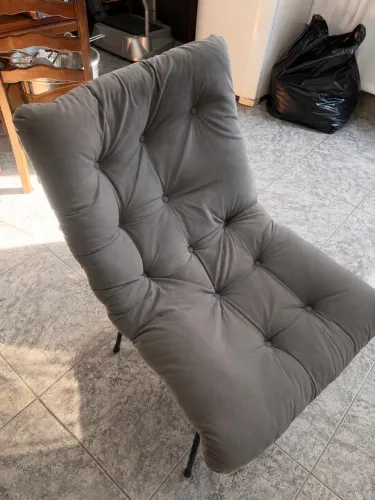 Poltrona Decorativa Estofada Cinza - Confortável e Moderna