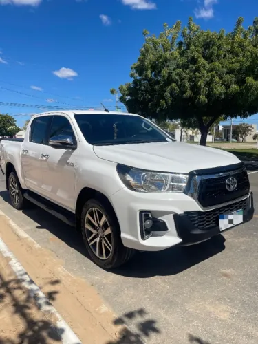 Toyota Hilux CD SRV 4X4 2.8 TDI Diesel Aut. 2017