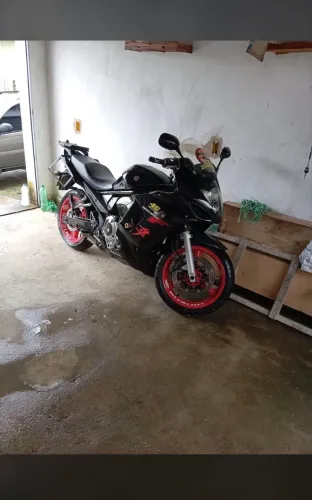 Moto seminova 