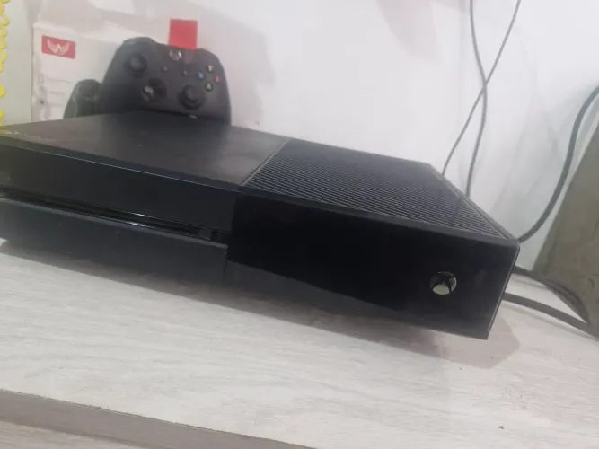 Xbox One + de 20 jogos adquiridos(GTA V, FIFA, Battlefield...)