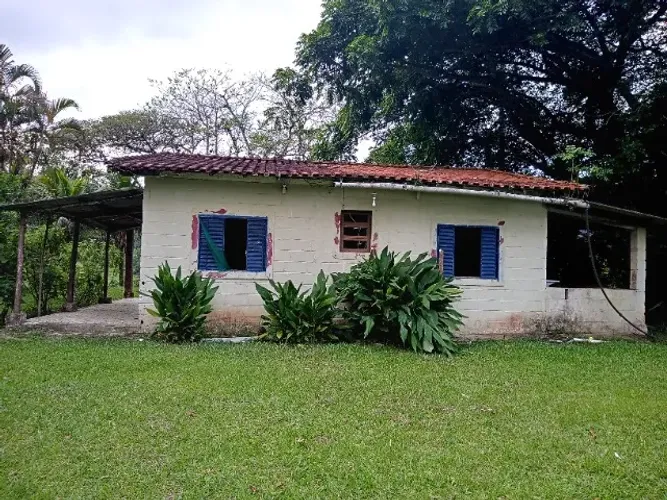 Locação de casa num sítio