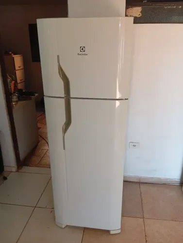 Geladeira Electrolux 360 litros