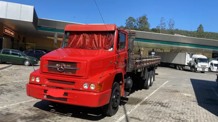 Caminhão Mercedes 1620