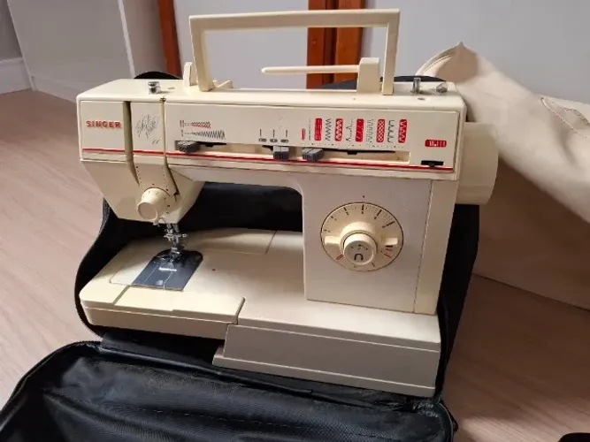 Máquina de costura Singer