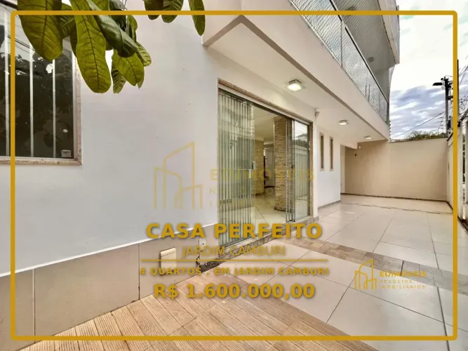 Linda casa triplex em Jardim Camburi com piscina e área gourmet!
