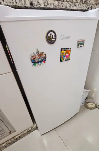 Frigobar Midea 124L Branco com Freezer - 127V - Pouco Usado, Está Novo! Geladeira