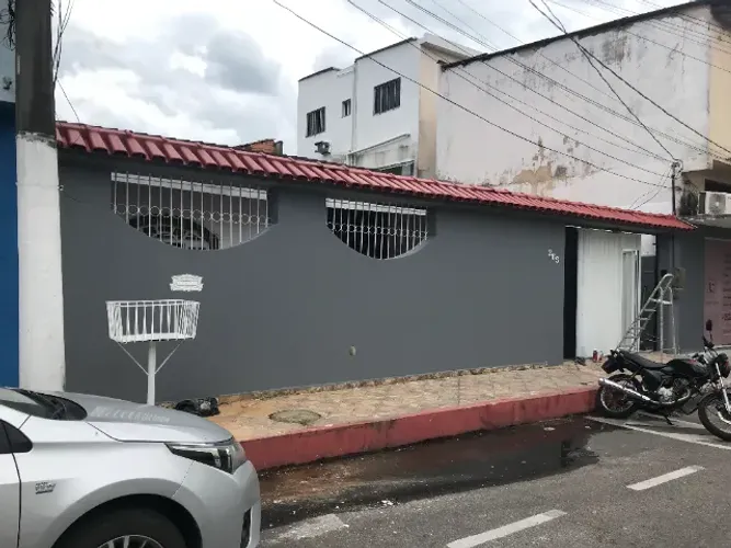 Alugo Casa única no terreno 4 quartos toda pintada