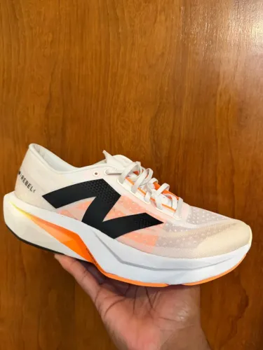 New Balance Novo - Fuelcell Rebel V4 Masculino