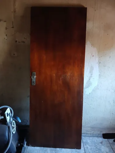Porta de Madeira Maciça Interna 80x2,10m - Ótimo Estado