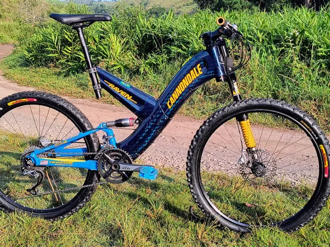 Cannondale super V Raven 900sx