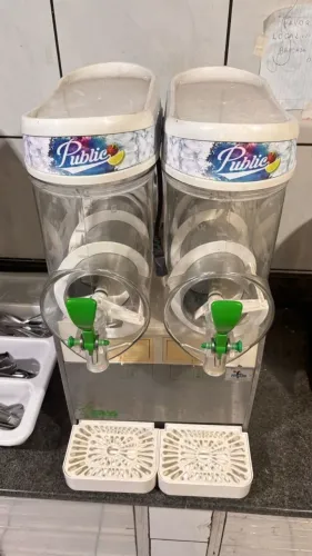 Máquina de frozen e geladinho