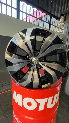 JOGO DE RODAS VW ORIGINALARO 17 - PRETO E DIAMANTADO ESCURECIDO ? 