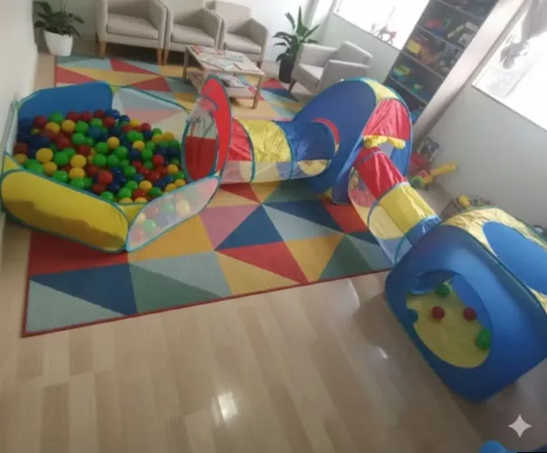 Barraca com piscina de bolinha