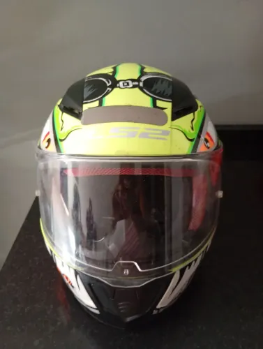 Capacete