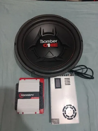 TS 400, Bomber one 12 polegadas , fonte chaveada com voltímetro 