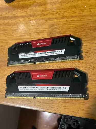 Kit com 2 memória ram ddr3 8gb corsair vengeance pro (2 pentes de 4gb)