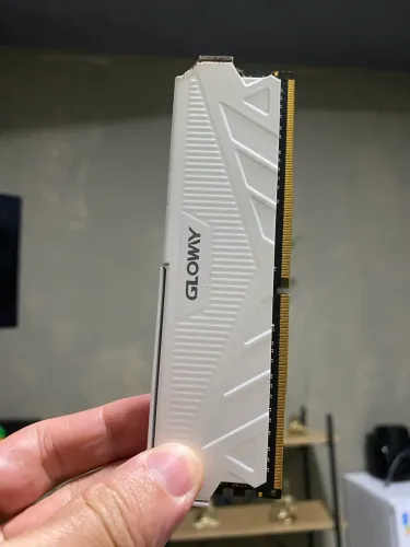 Memória Glowy 16GB DDR4 3200MHz