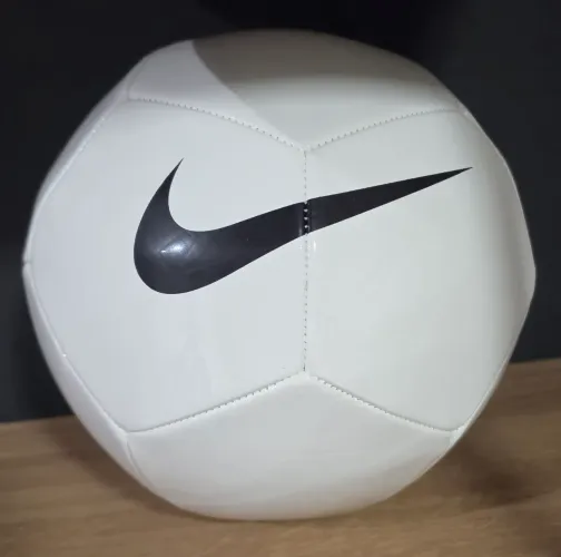 Bola de Futebol Nike Pitch Team 3