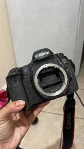 VENDO KIT (2 CÂMERAS 6D CÂNON E 1 FLASH YOUGNUO USADO) ( retirar peças)