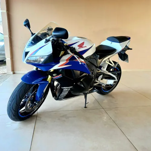 HONDA CBR 600RR, IMPECÁVEL, ACEITO TROCA