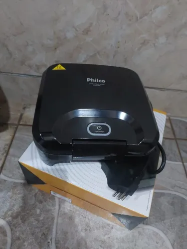 Sanduicheira nova Philco