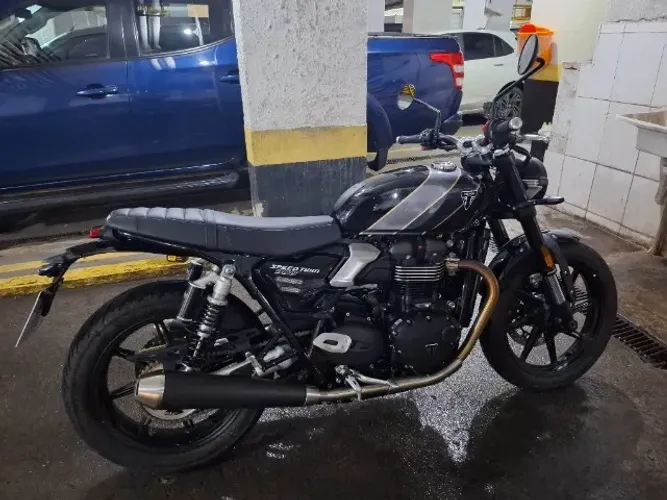 Triumph Speed Twin 900cc 2026 1.100 km, particular, na garantia.