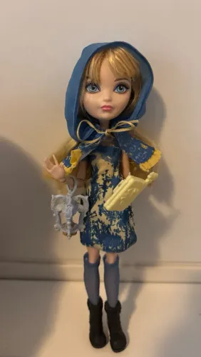 Boneca Ever after high