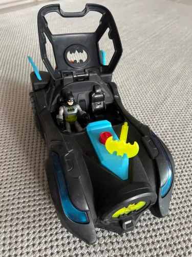 Batmóvel Batman Brinquedo de luz e som 