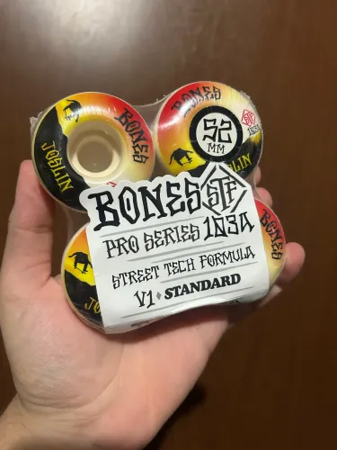 Roda Bones STF 52mm 103A model Chris Joslin
