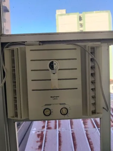 Vendo 2 Ar Condicionado