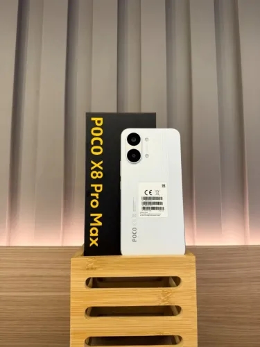 XIAOMI POCO X8 PRO MAX 5G BRANCO: 12GB de memória RAM 256GB de memória Interna!