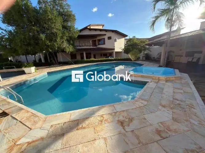 Casa para locação em Jardim são Luís 800m2, 5 quartos sendo 2 suítes.