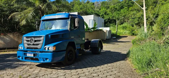 Vendo MB 1635 2018 com kit hidráulico
