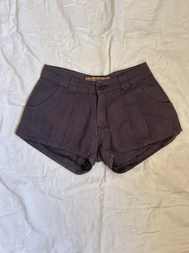 Mini short estilo anos 2000 cintura baixa