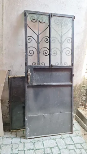 Porta e janela de ferro reforçado