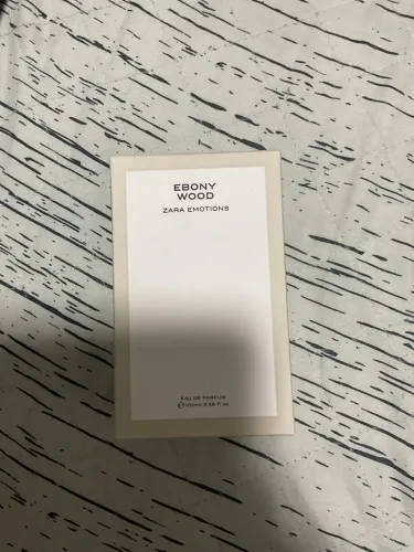 Perfume Ebony Wood Zara LACRADO