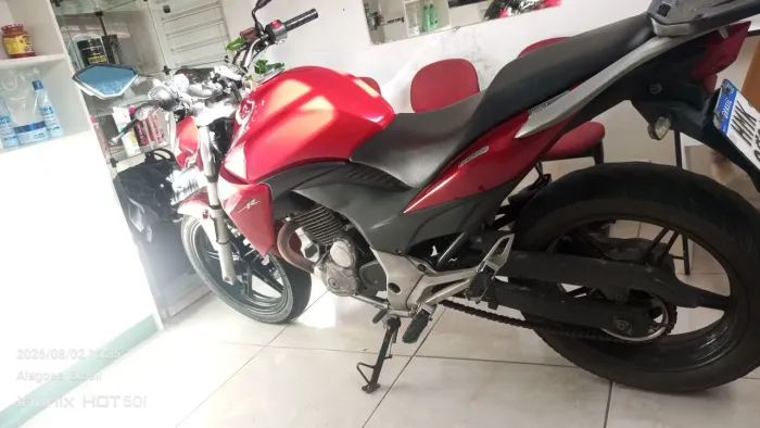 Vendo minha CB 300 valor 7.000.0