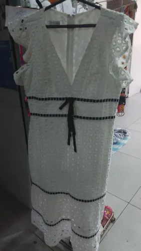 Vestido midi em laise branca da Iorane