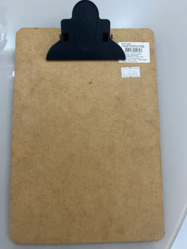 Prancheta 1/2 Ofício c/ garra plástica 235 x 160mm